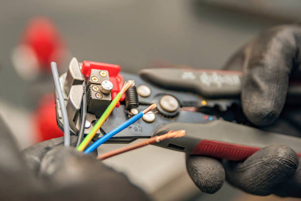 Best Affordable Emergency Electrician  in Red Boiling Springs, TN